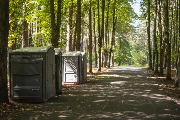 Best Portable restroom trailer rental  in Auburn, IL